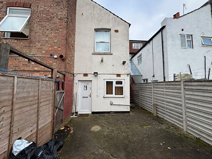 1 Bedroom Flat To Rent In Cherry Orchard Road, Croydon, Surrey, CR0