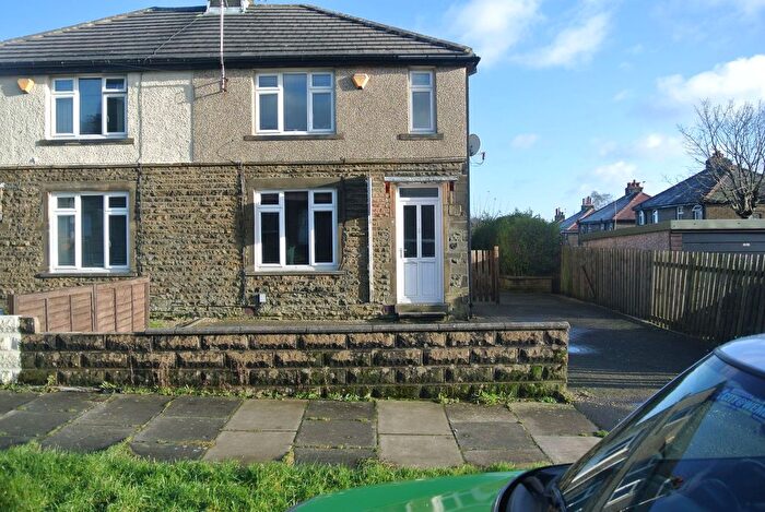 3 Bedroom Semi-Detached House To Rent In Eastbury Avenue, Bradford, BD6