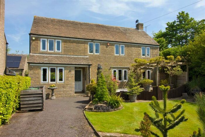 4 Bedroom Detached House For Sale In Waingate, Corston, Malmesbury, SN16