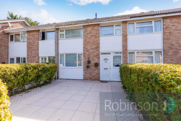 3 Bedroom Terraced House For Sale In Sunderland Road, Maidenhead, Berkshire, SL6