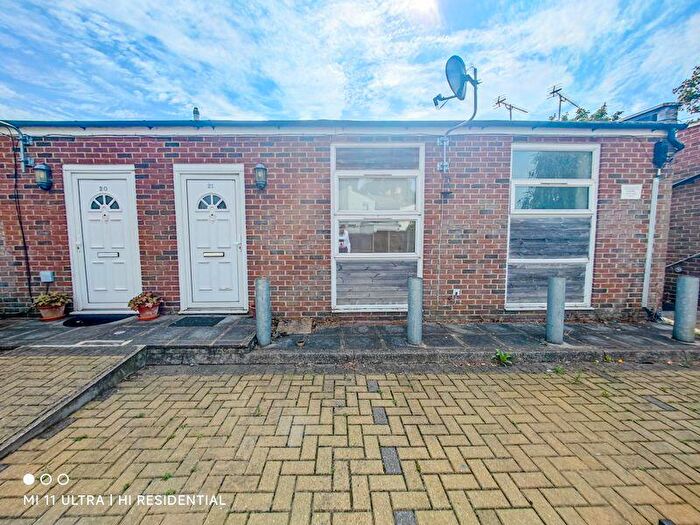1 Bedroom Flat To Rent In Uplands Close, Woolwich, London, SE18