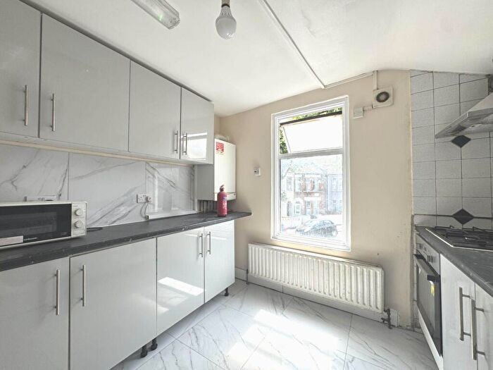 3 Bedroom Flat To Rent In Katherine Road, East Ham, E6