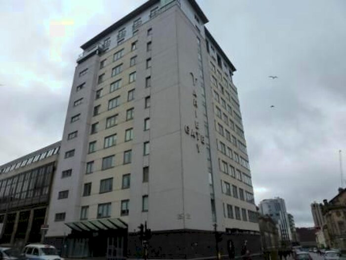 2 Bedroom Flat To Rent In Bath Street, Variety Gate, Glasgow, G2