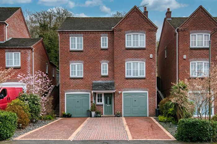 4 Bedroom Detached House For Sale In Moorlands Road, Ridgeway, Ambergate, Belper, DE56