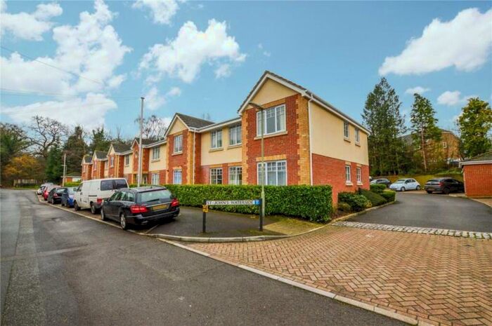 2 Bedroom Flat To Rent In St Johns Waterside St. Johns, GU21