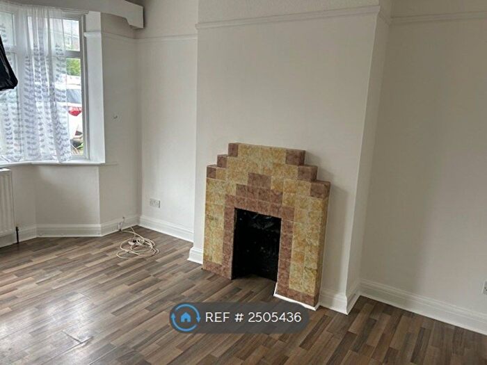 2 Bedroom Flat To Rent In Alma Row, Harrow, HA3
