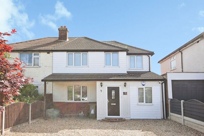 4 Bedroom Semi-Detached House For Sale In Lawns Way, Romford, RM5