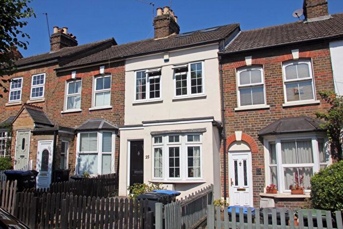 4 Bedroom Apartment To Rent In Yerbury Road, London, N19