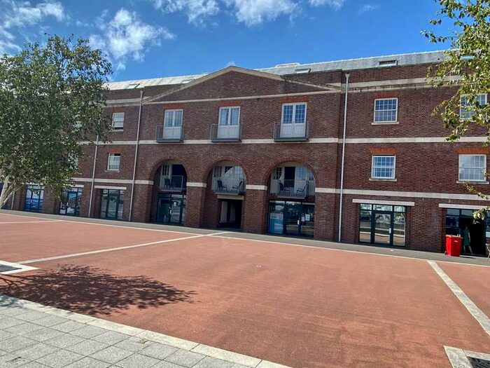 2 Bedroom Apartment To Rent In Salt Meat Lane, PO12