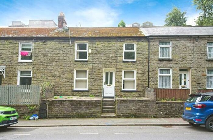 2 Bedroom House To Rent In East Road, Tylorstown, Ferndale, CF43