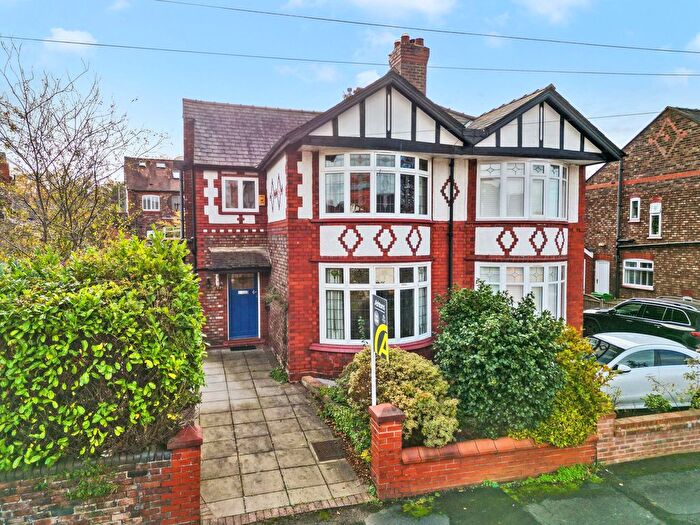 3 Bedroom Semi Detached House For Sale In Newlands Road, Stockton Heath, WA4