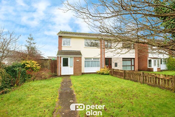 3 Bedroom End Of Terrace House For Sale In Glyn Eiddew, Cardiff, CF23