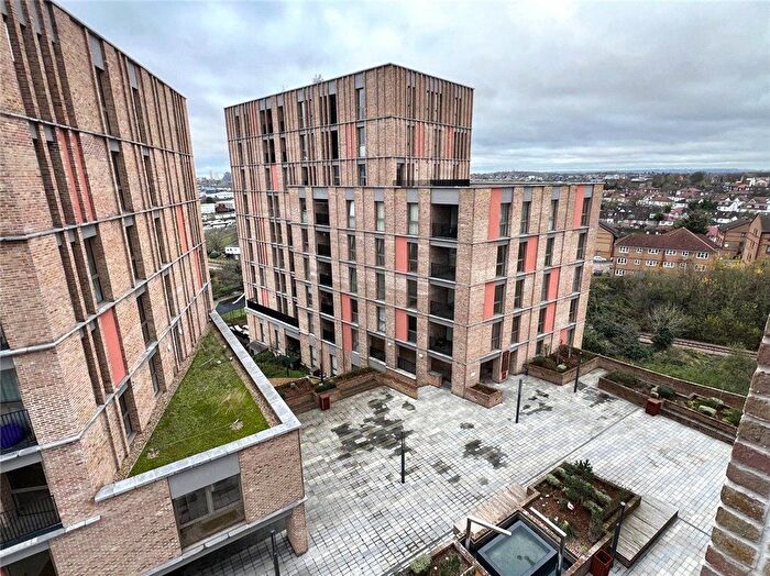 1 Bedroom Flat To Rent In Oberman Road, London, NW10