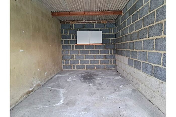 Garage / Parking To Rent In Garage Yarrow Close, Thanet, Broadstairs, CT10