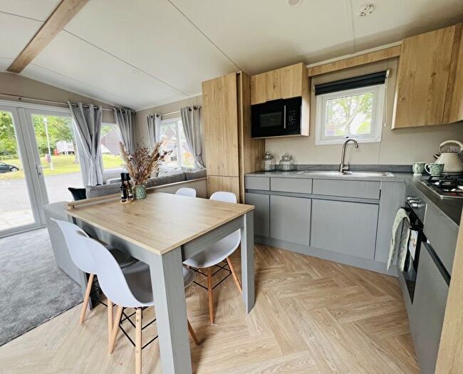 2 Bedroom Mobile/park Home For Sale In School Road, Coldingham, Eyemouth, TD14