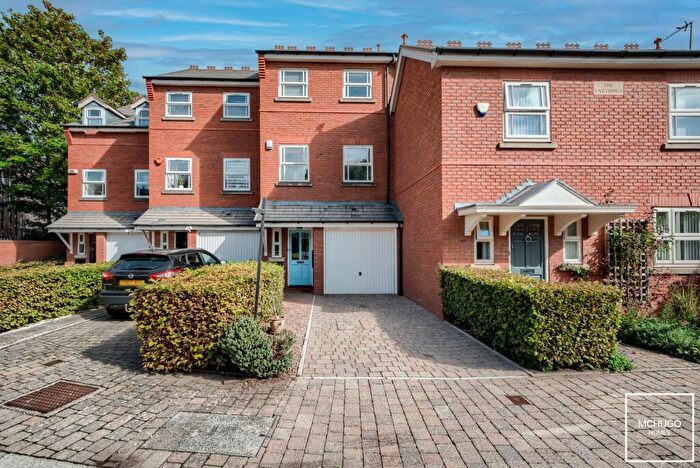 3 Bedroom Terraced House For Sale In The Farthings, Birmingham, B17