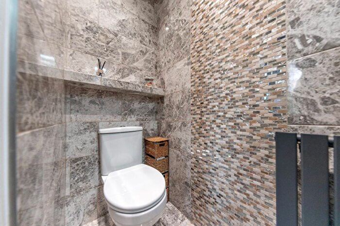 3 Bedroom Semi-Detached House For Sale In Sinclair Avenue, Warrington, WA2