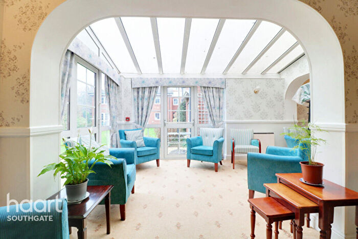 1 Bedroom Retirement Property For Sale In Avenue Road, London, N14