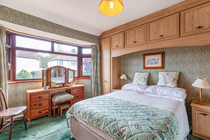 3 Bedroom Semi-Detached House For Sale In St Omer Road, Oxford, OX4