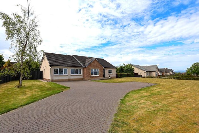 4 Bedroom Detached Bungalow For Sale In School Brae, Croy, Inverness., IV2