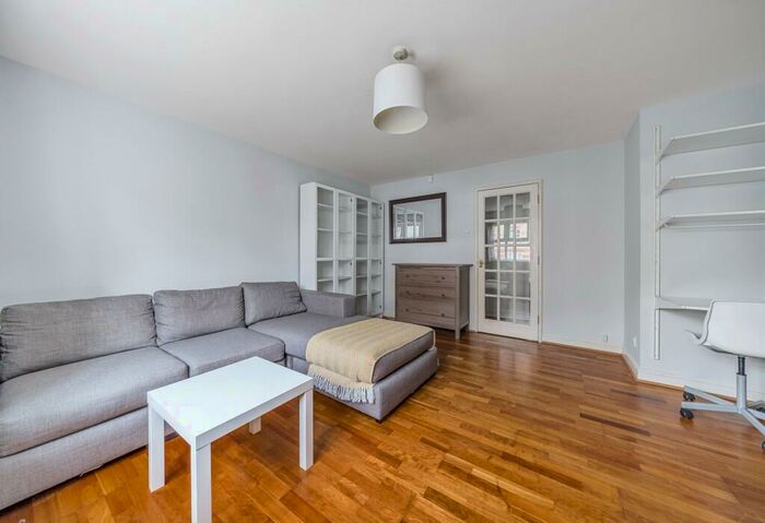 2 Bedroom Flat To Rent In Basevi Way, Greenwich, SE8