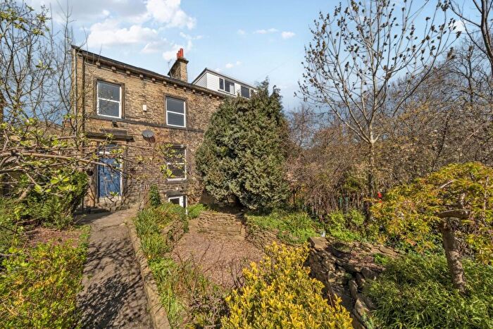 3 Bedroom End Of Terrace House For Sale In Claremont Villas, Sowerby Bridge, West Yorkshire, HX6