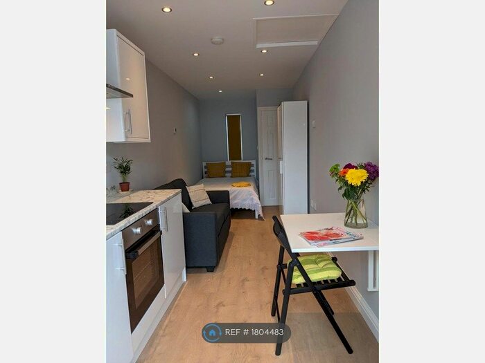 Studio To Rent In Elm Tree Avenue, Coventry, CV4