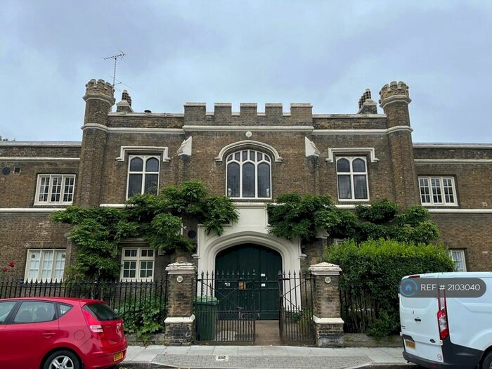 Studio To Rent In Pilgrims Cloisters, London, SE5