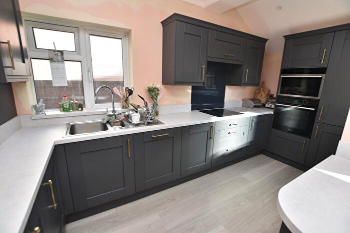 3 Bedroom Semi-Detached House For Sale In Garendon Road, Shepshed, LE12