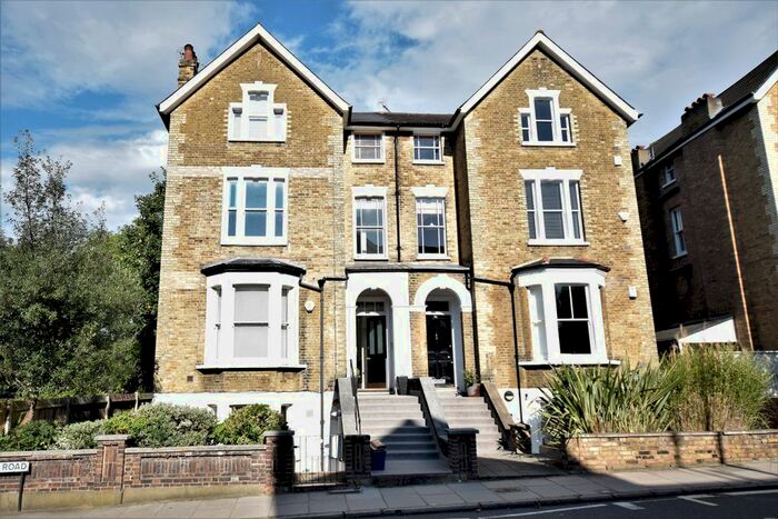 2 Bedroom Flat To Rent In Church Road, Richmond, TW10