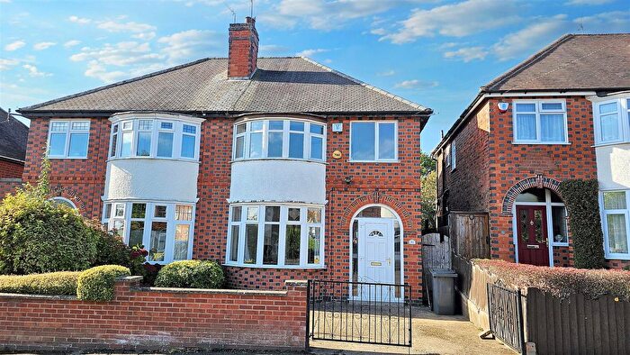 3 Bedroom Semi-Detached House For Sale In Dorchester Road, Western Park, LE3