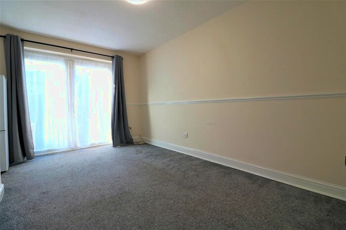 1 Bedroom Flat To Rent In Parker Avenue, Tilbury RM18