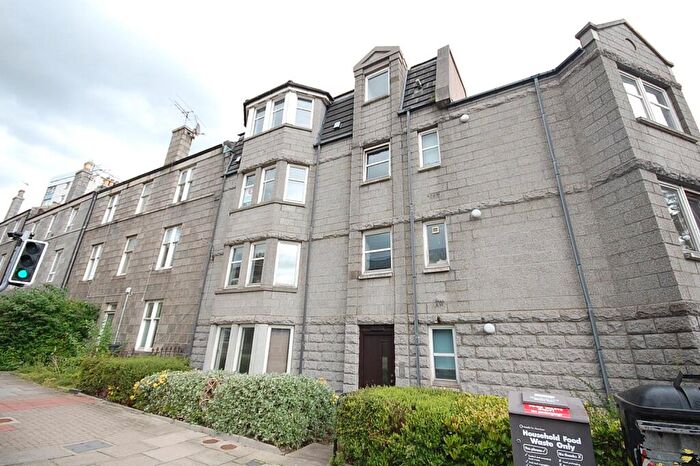 2 Bedroom Flat To Rent In Holburn Street, City Centre, Aberdeen, AB10