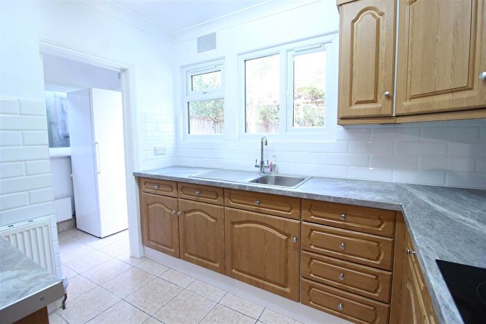 3 Bedroom Terraced House To Rent In Alexandra Road, London, N8