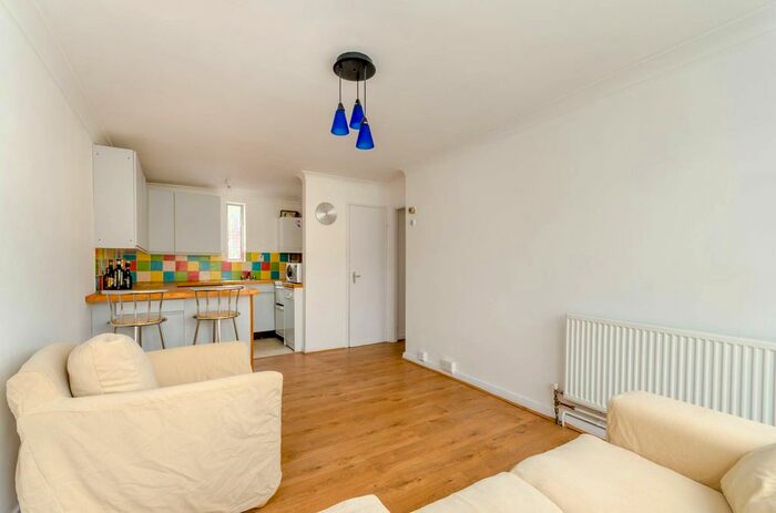 1 Bedroom Maisonette To Rent In Whitehorse Lane, South Norwood, London, SE25