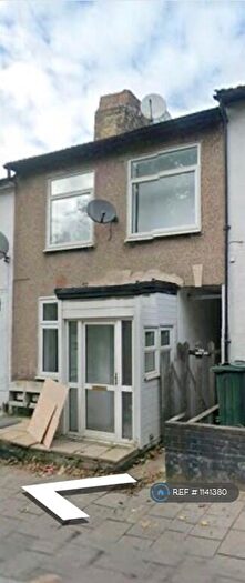 2 Bedroom Flat To Rent In East Hill, Dartford, DA1