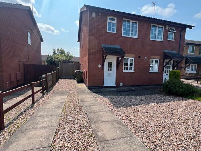 2 Bedroom Property To Rent In Kingsbridge Close, Narborough, Leicester, LE19