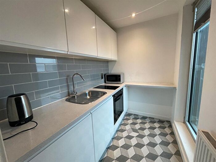 1 Bedroom Flat To Rent In Alma Street, Sheffield, S3