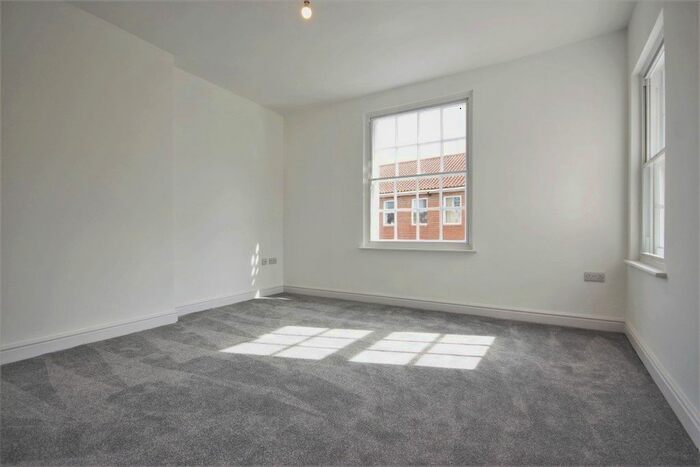 1 Bedroom Flat To Rent In Newbury Street, Wantage, Oxfordshire, OX12