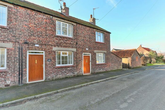 2 Bedroom Detached House To Rent In Green Lane, Lebberston, Scarborough, North Yorkshire, YO11