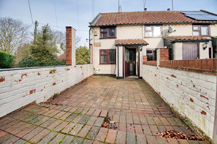 2 Bedroom End Of Terrace House To Rent In Low Road, Shipmeadow, NR34