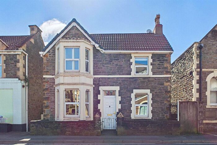 3 Bedroom Detached House For Sale In On The Edge Of Clevedon Town Centre, BS21