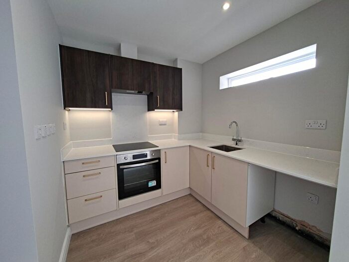 1 Bedroom Flat To Rent In High Street, Rayleigh, SS6