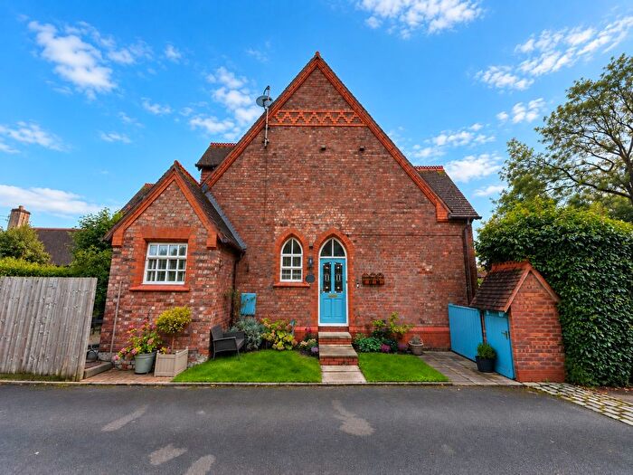 2 Bedroom Mews For Sale In Eddisford Drive, Culcheth And Glazebury, Warrington, WA3