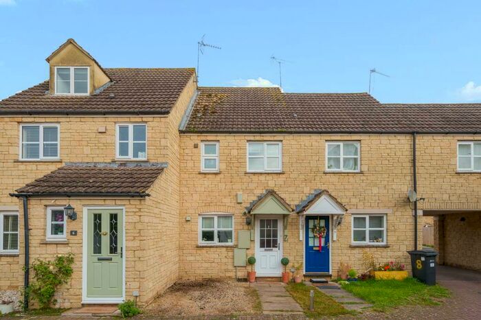 2 Bedroom Terraced House To Rent In Swansfield, Lechlade, GL7