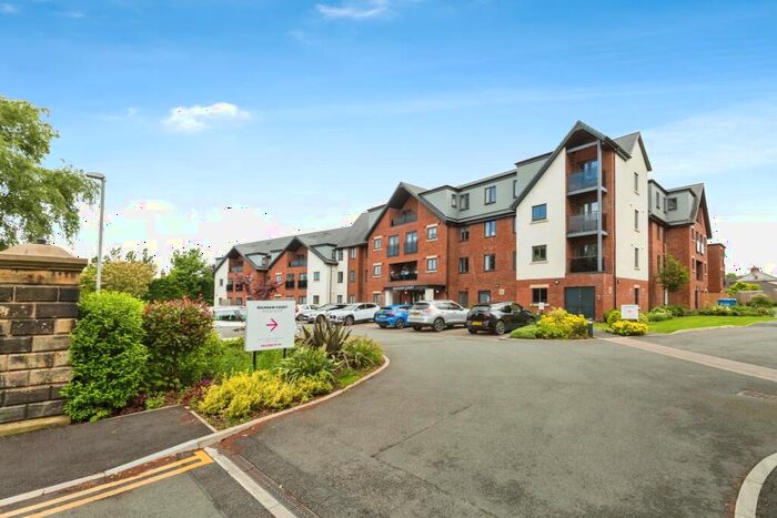 1 Bedroom Flat For Sale In Balshaw Court, Leyland, Lancashire, PR25