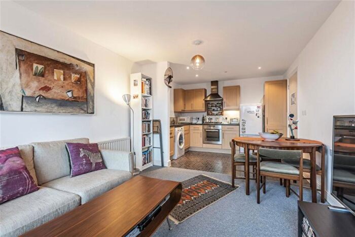 1 Bedroom Flat For Sale In Townsend Street, Walworth, SE17