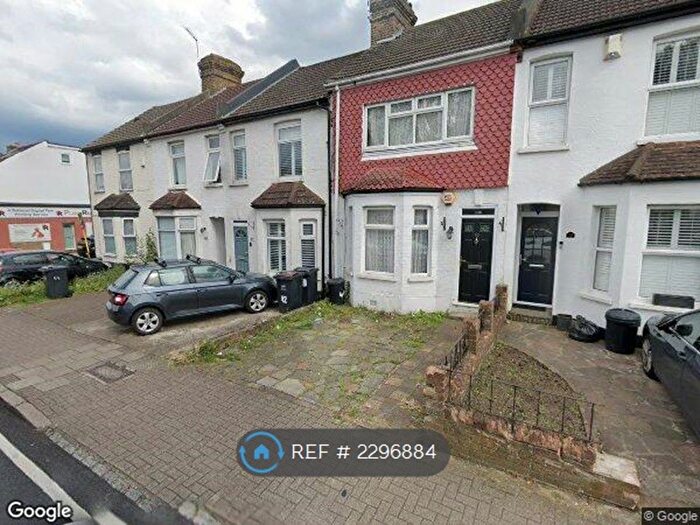 3 Bedroom Terraced House To Rent In Southlands Road, Bromley, BR2