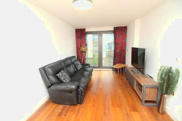 2 Bedroom Flat To Rent In High Street, Slough, SL1