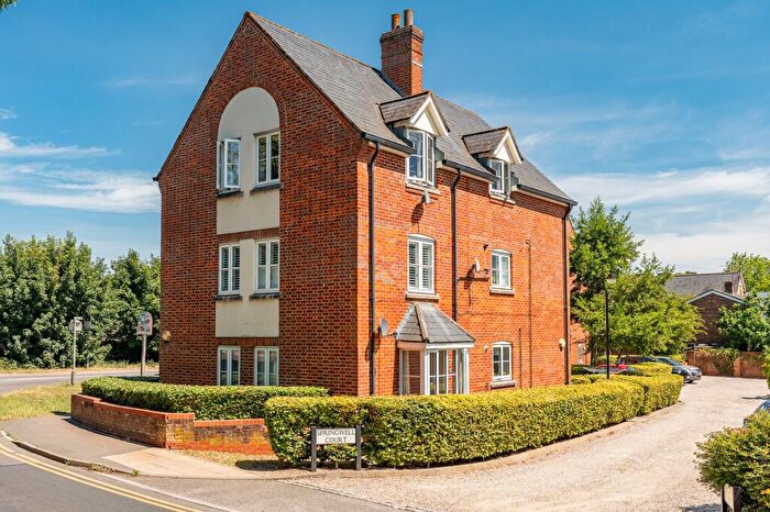 2 Bedroom Flat For Sale In Hoddesdon Road, Stanstead Abbotts, SG12